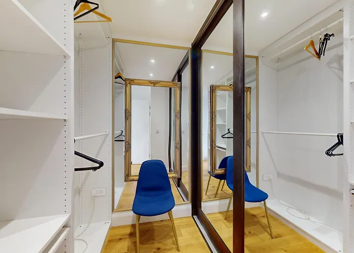 Exquisite 1-Bedroom Flat In North Kensington
