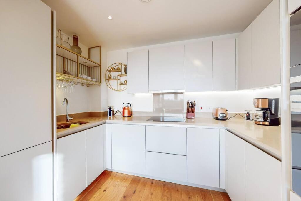 Exquisite 1-bedroom Flat In North Kensington * Londra